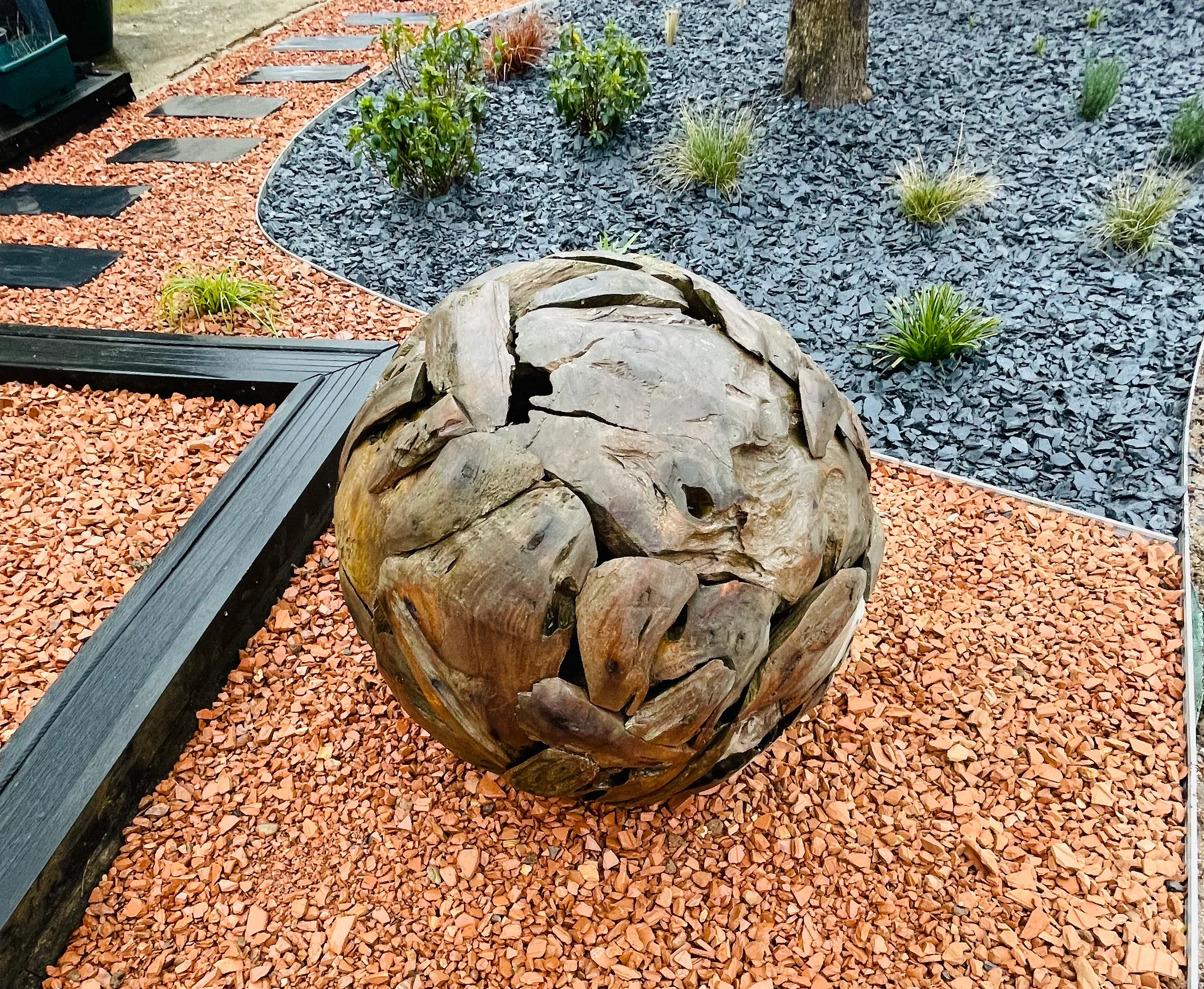 Décoration paysagère sur terrasse composite