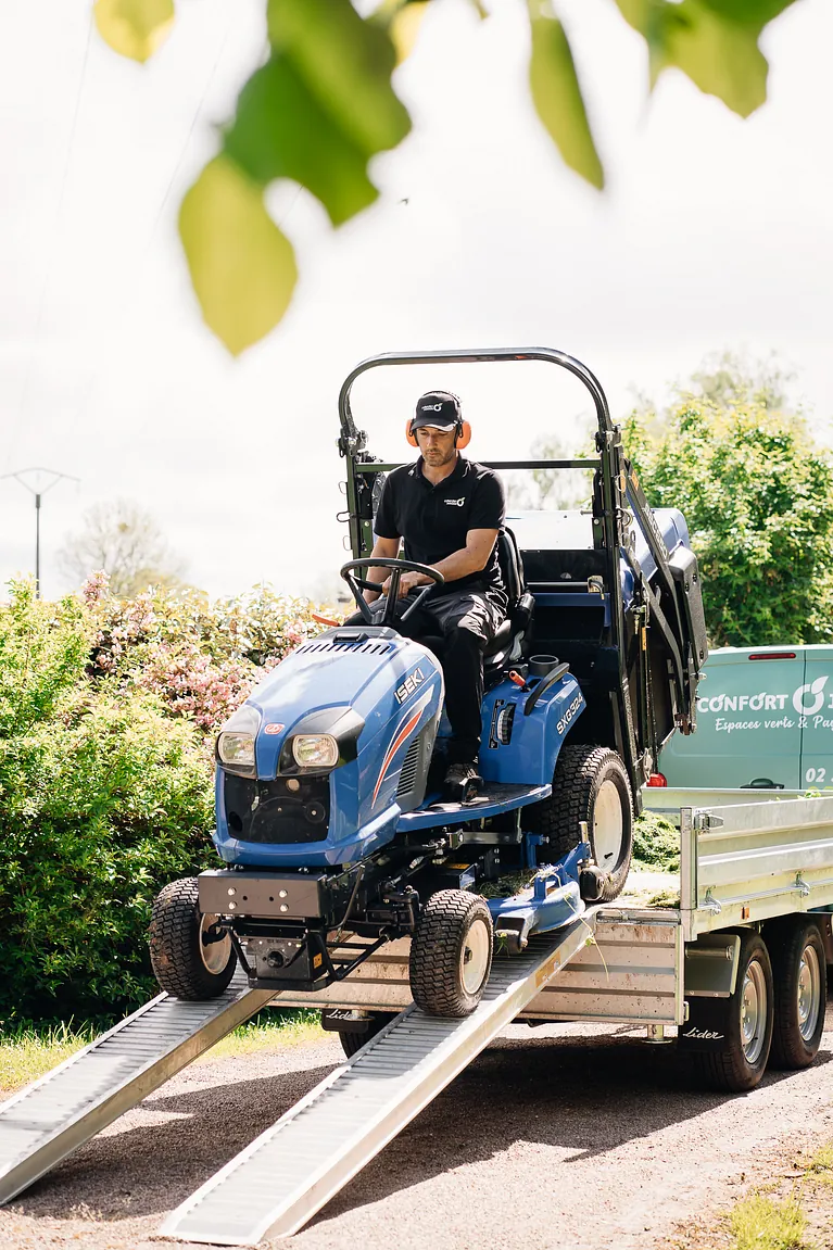 Matériel professionnel CONFORT O JARDIN - Tracteur tondeuse